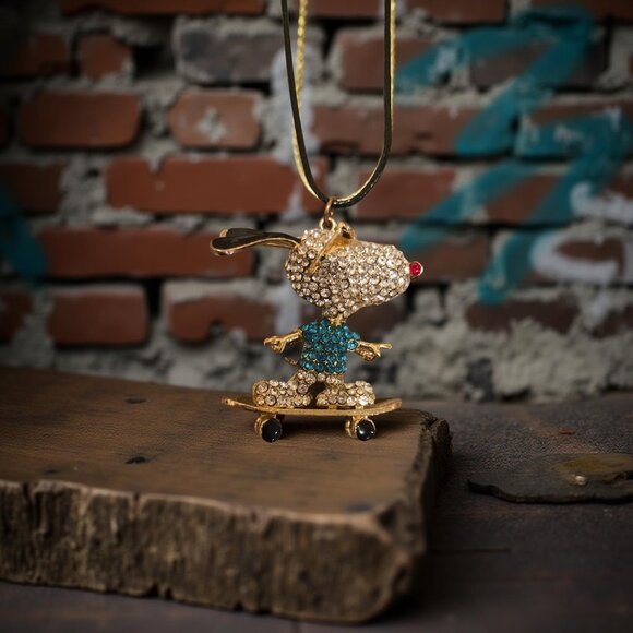 LARGE RHINESTONE SKATER SNOOPY VINTAGE ON BLACK THONG NECKLACE 18 INCH - Picture 3 of 4